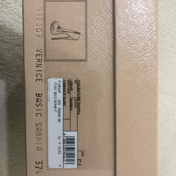 Prada Vernice Basic Patent Leather Pump Size 37.5 - Picture 4 of 4